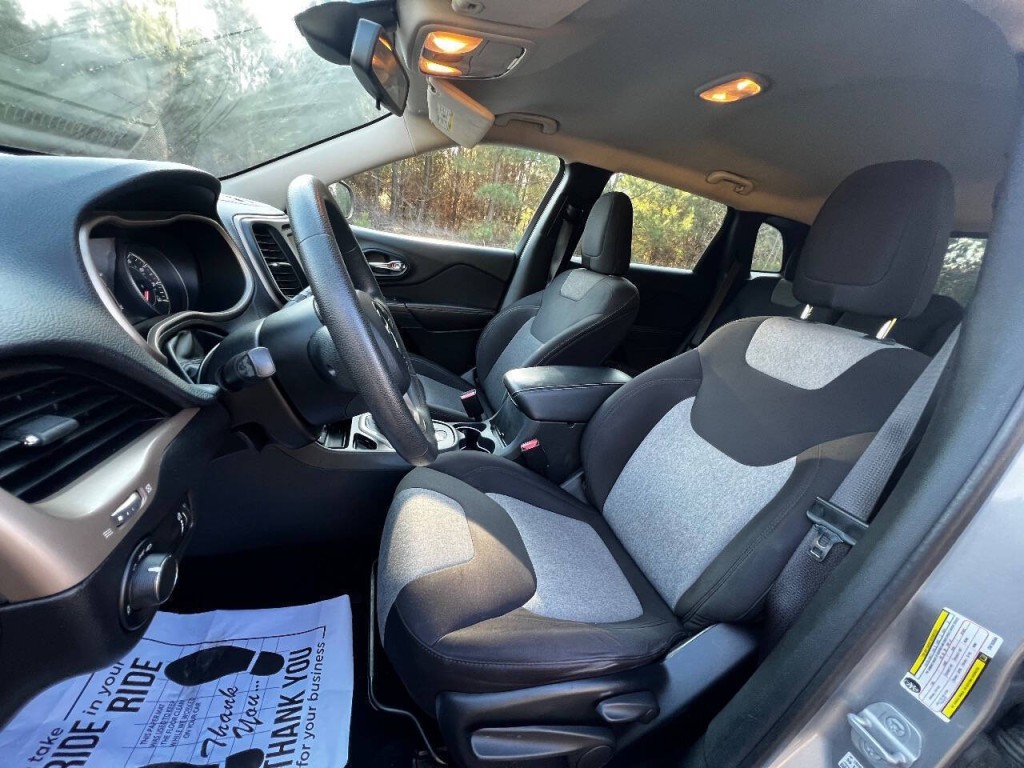 2014 Jeep Cherokee Image 9