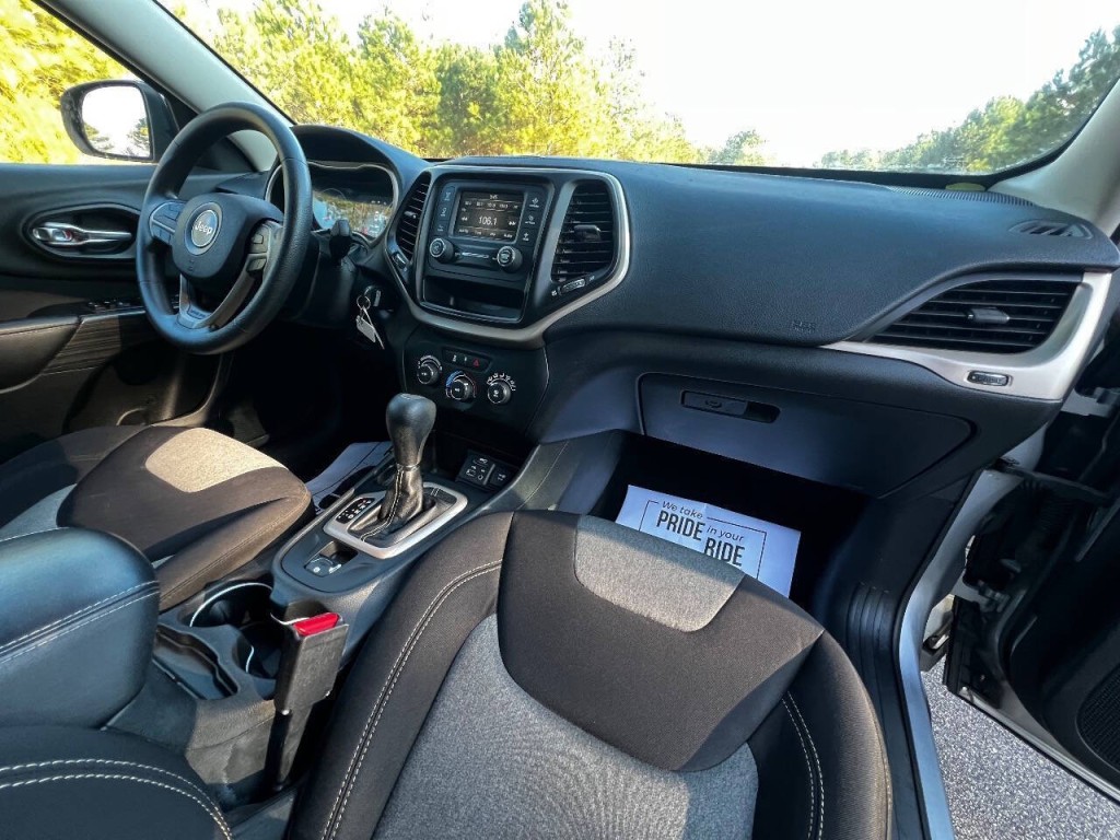 2014 Jeep Cherokee Image 18