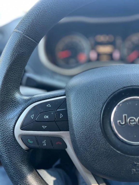 2014 Jeep Cherokee Image 19