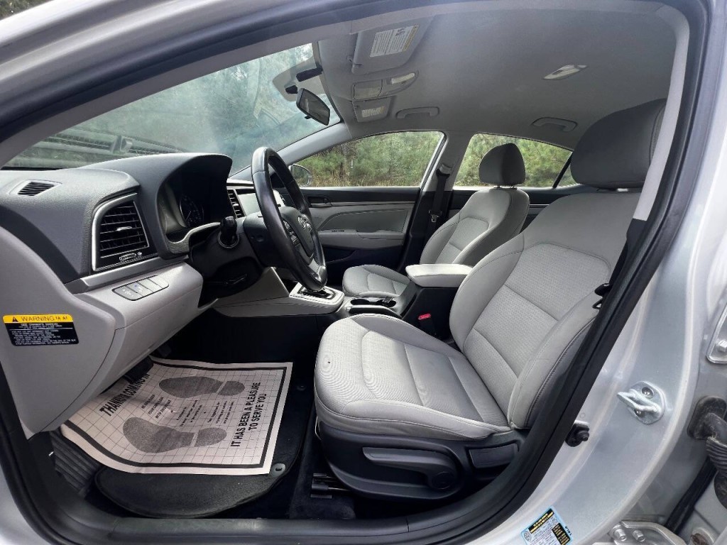 2017 Hyundai Elantra Image 9