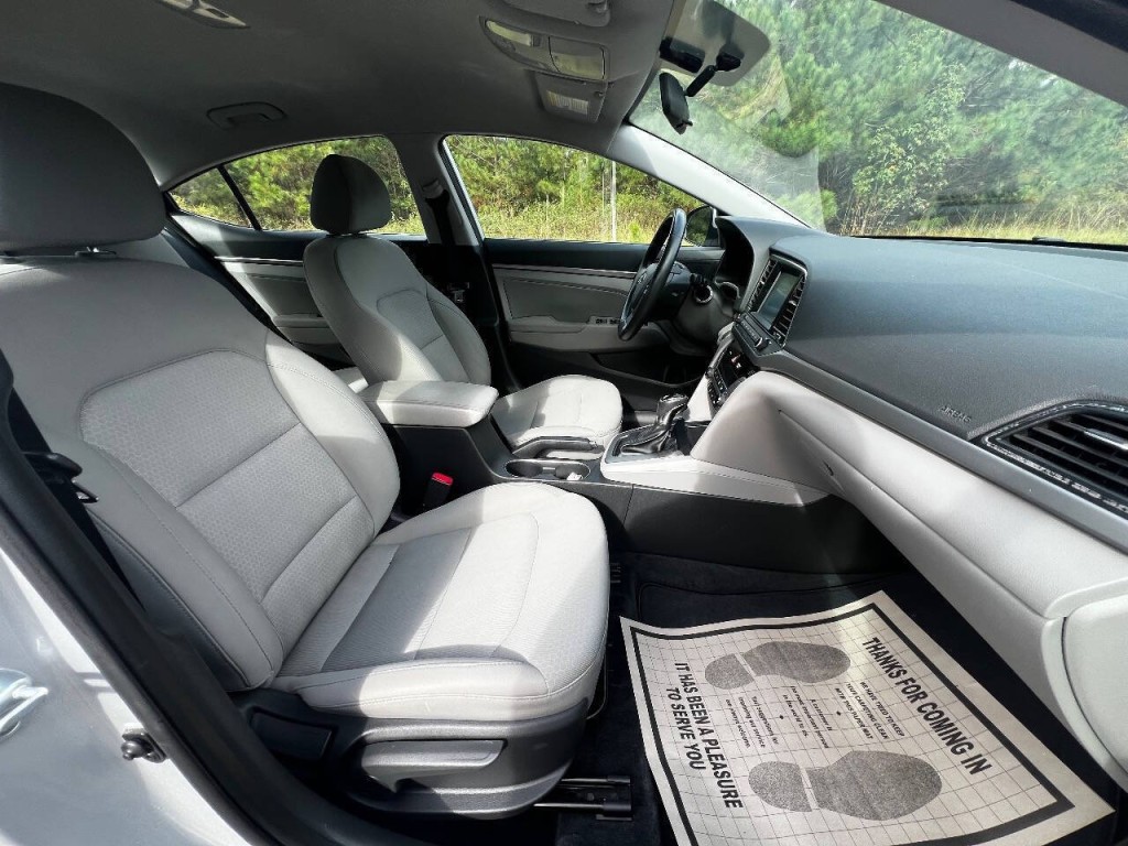 2017 Hyundai Elantra Image 14