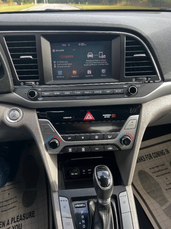 2017 Hyundai Elantra Image 21