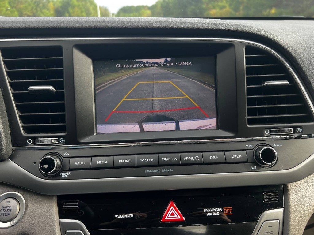 2017 Hyundai Elantra Image 23