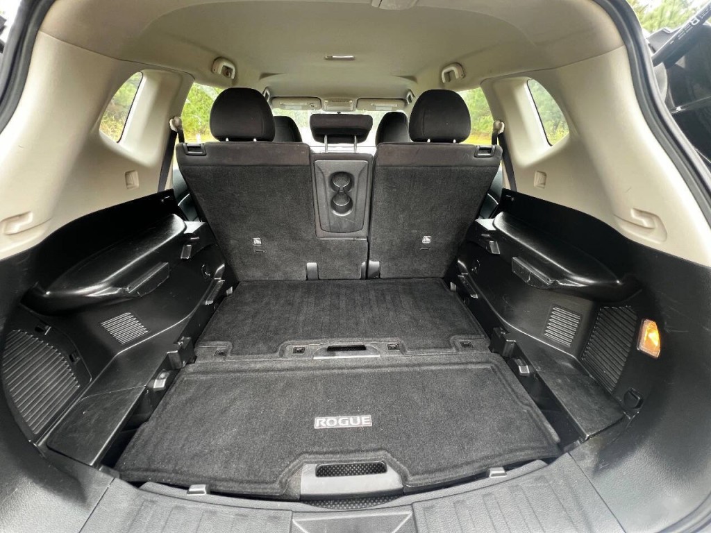 2016 Nissan Rogue Image 8