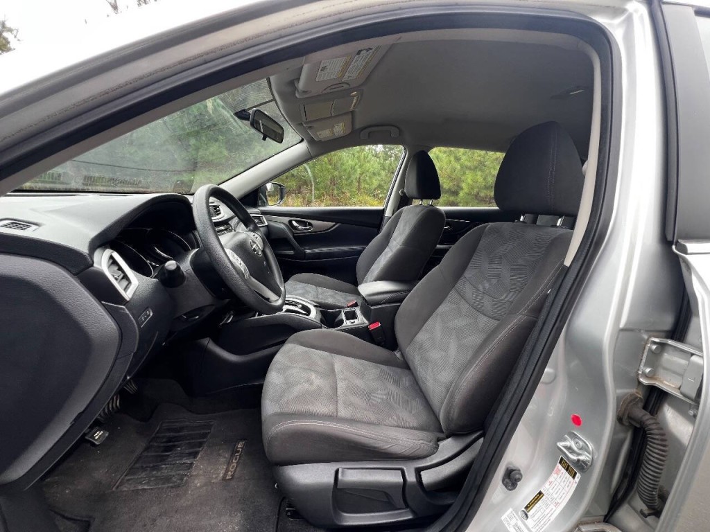 2016 Nissan Rogue Image 9