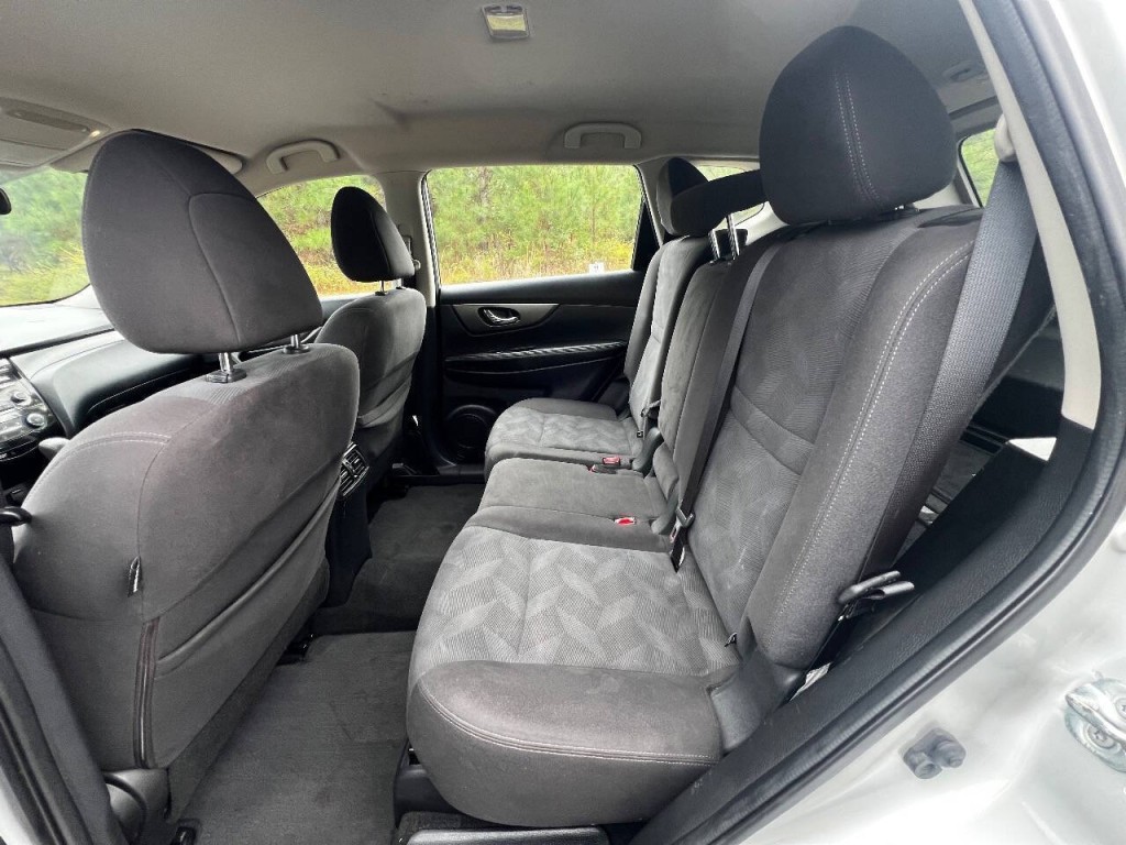 2016 Nissan Rogue Image 10