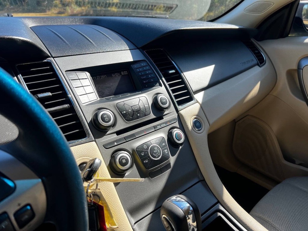2013 Ford Taurus Image 19