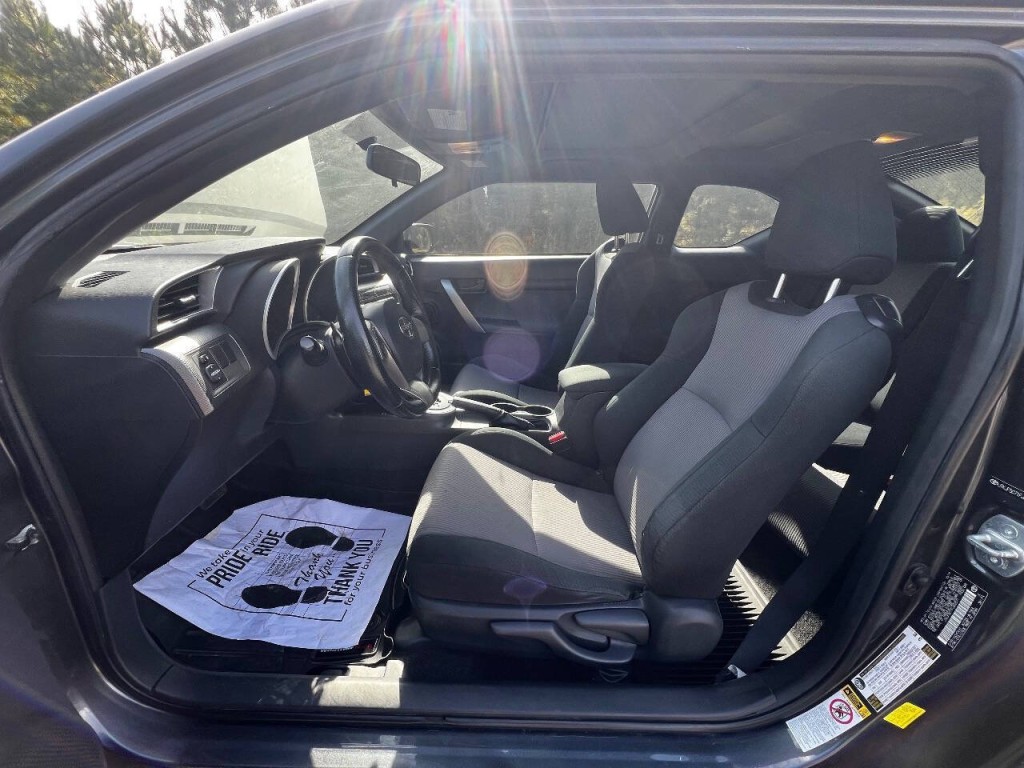 2015 Scion tC Image 11