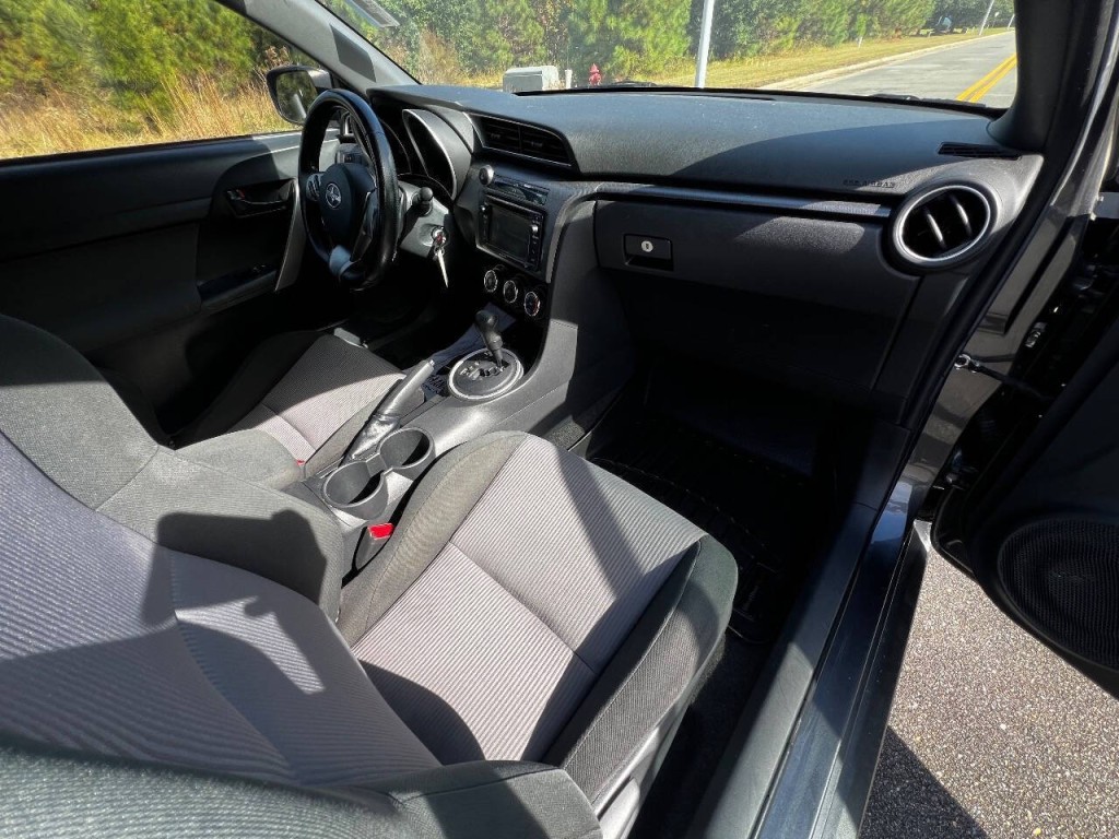 2015 Scion tC Image 15