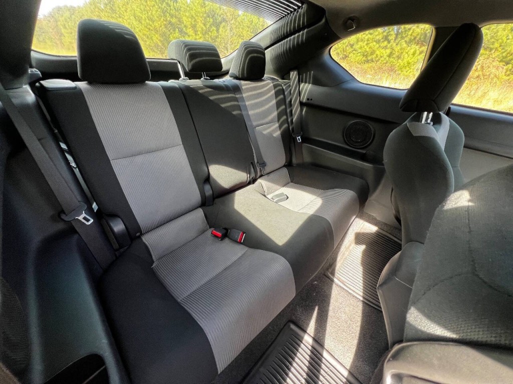2015 Scion tC Image 16
