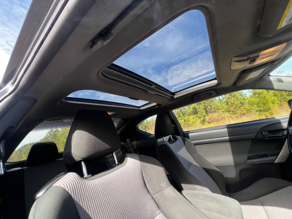 2015 Scion tC Image 17