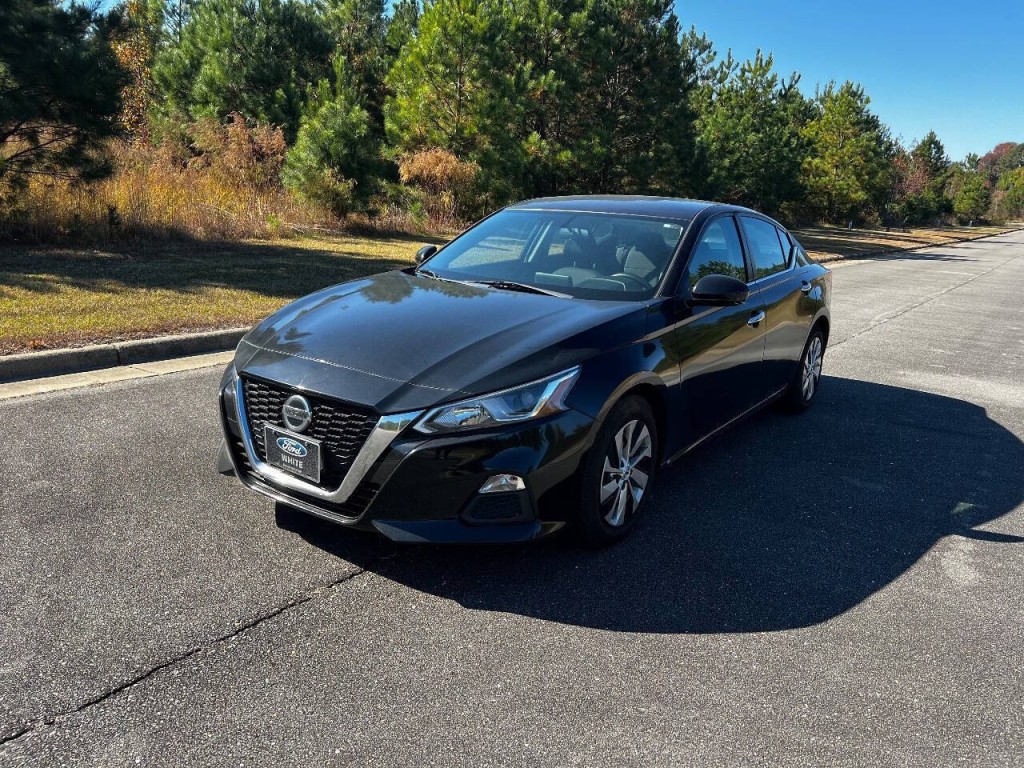 2019 Nissan Altima Image 2