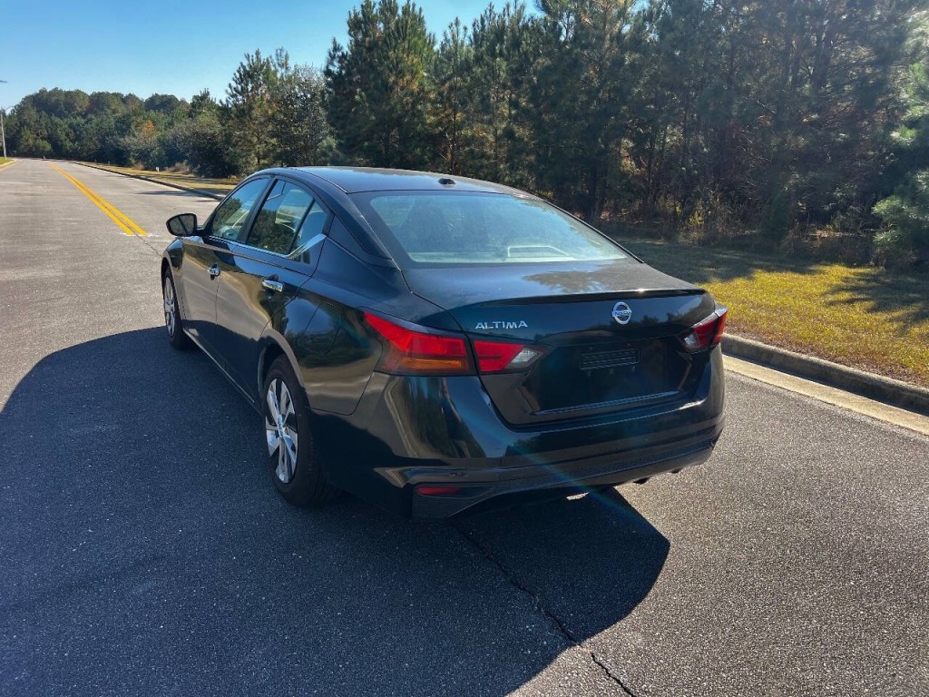 2019 Nissan Altima Image 4