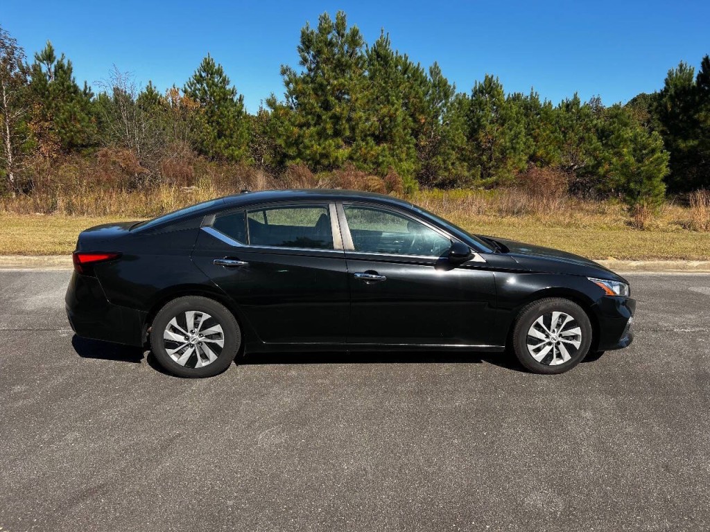 2019 Nissan Altima Image 7
