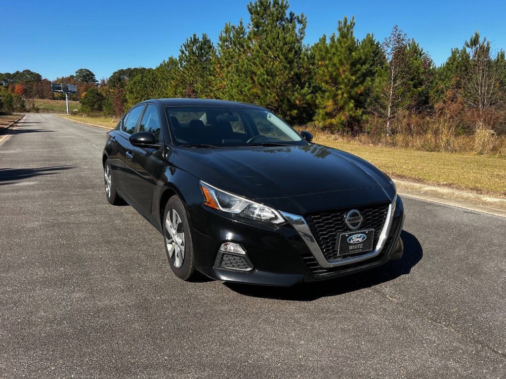 2019 Nissan Altima Image 8