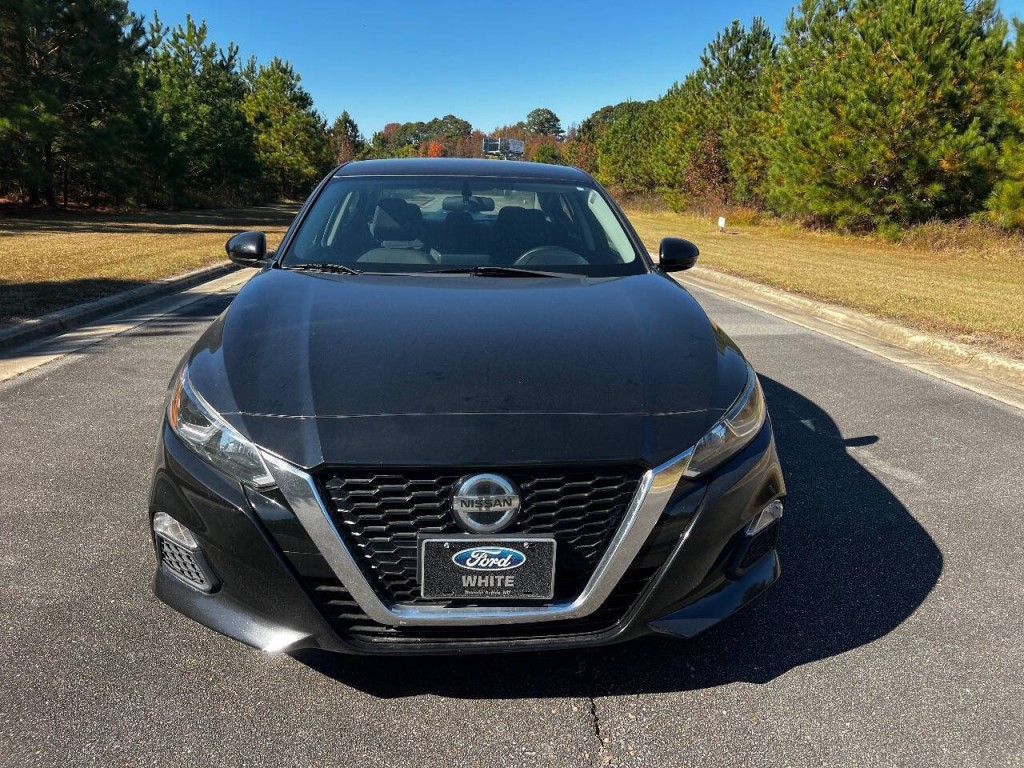 2019 Nissan Altima Image 10