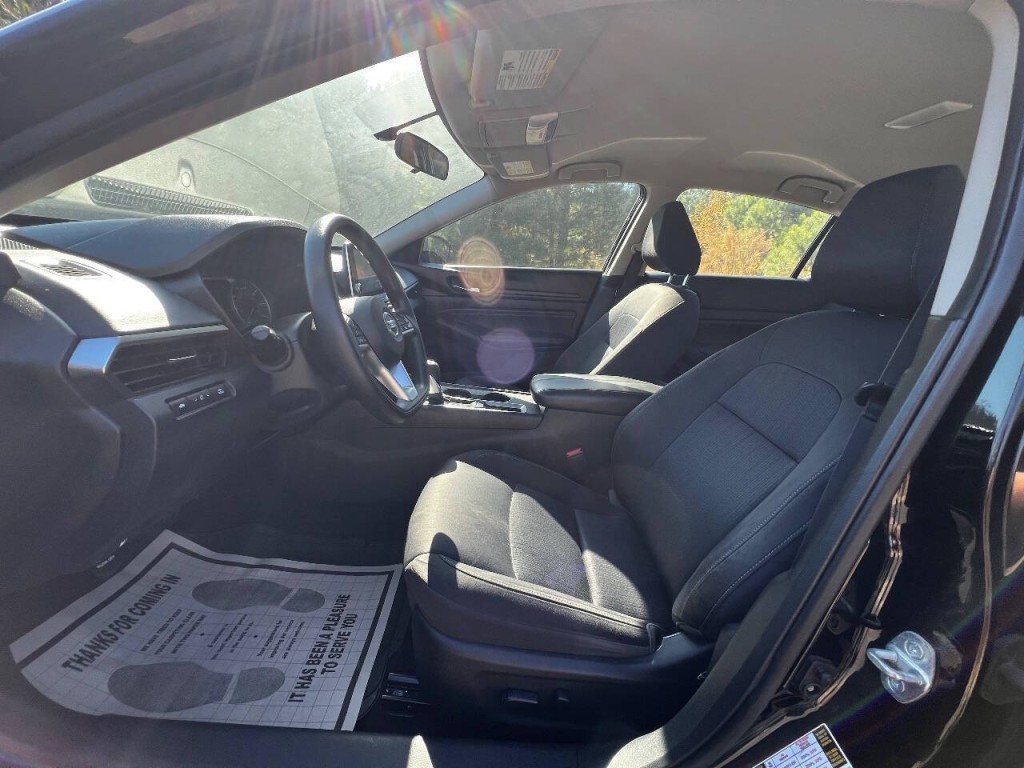 2019 Nissan Altima Image 12