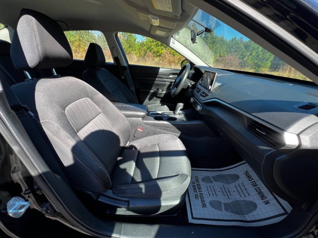 2019 Nissan Altima Image 18