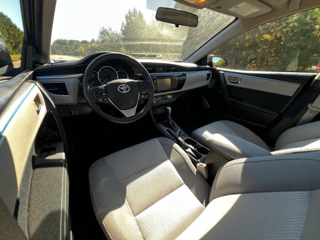 2014 Toyota Corolla Image 12