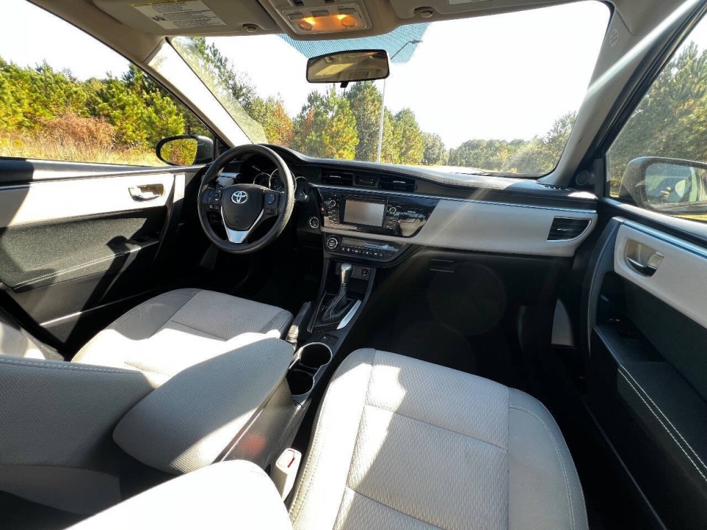 2014 Toyota Corolla Image 15