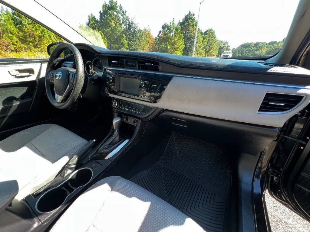 2014 Toyota Corolla Image 19