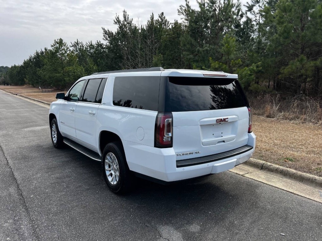 2019 GMC Yukon Image 3