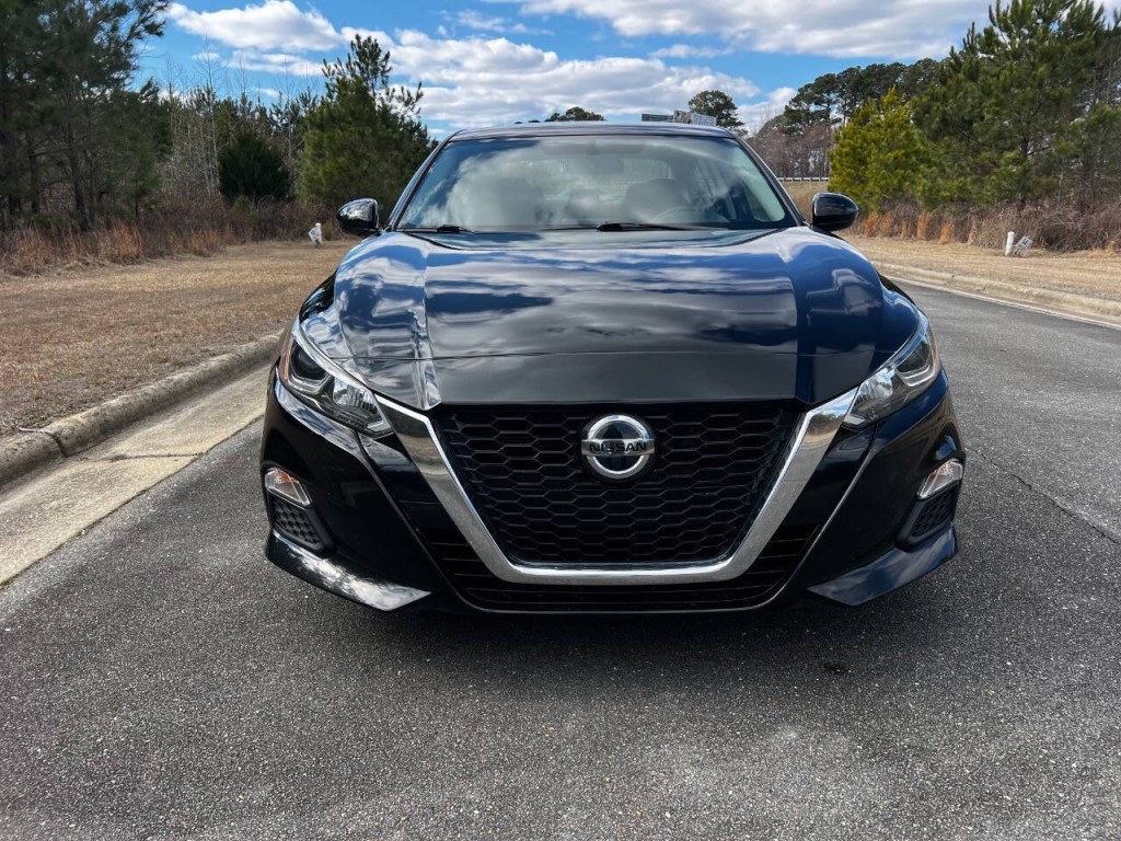 2019 Nissan Altima Image 10