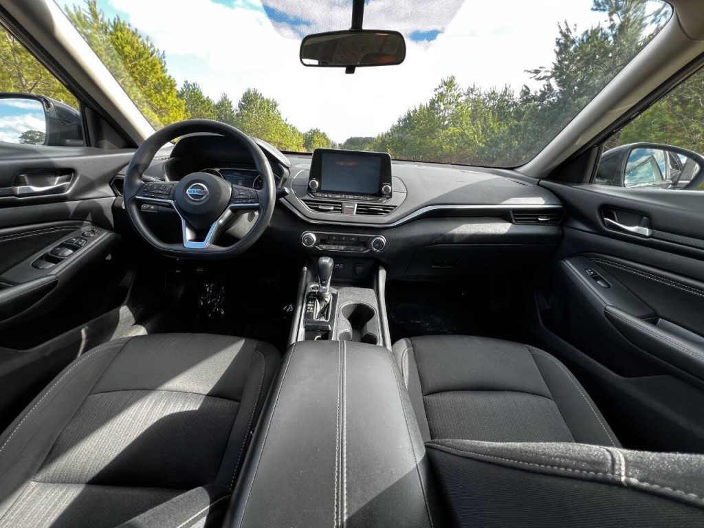 2019 Nissan Altima Image 19