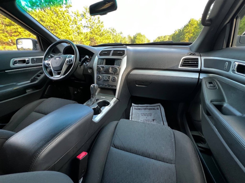 2015 Ford Explorer Image 17