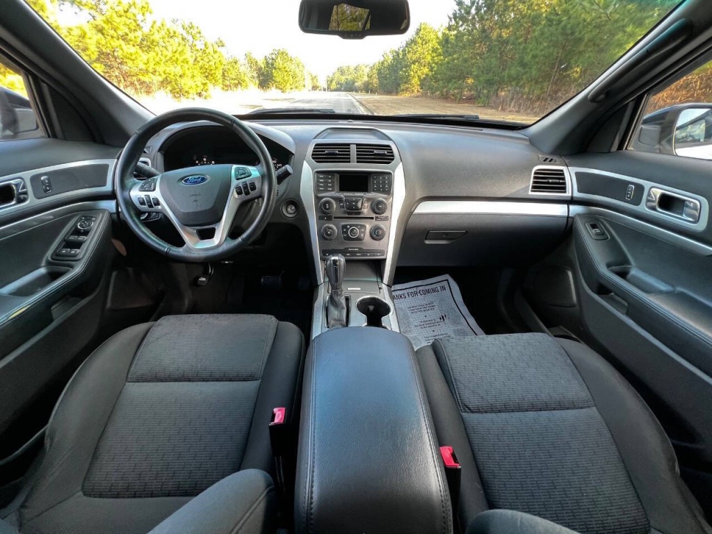 2015 Ford Explorer Image 18