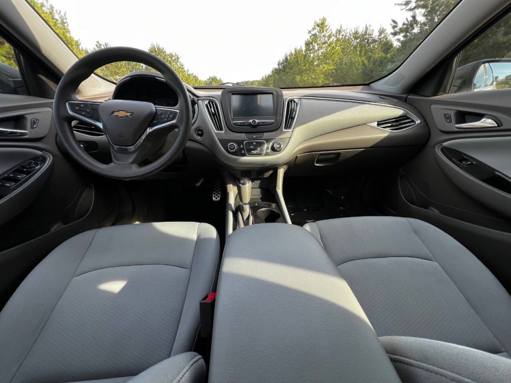 2017 Chevrolet Malibu Image 11
