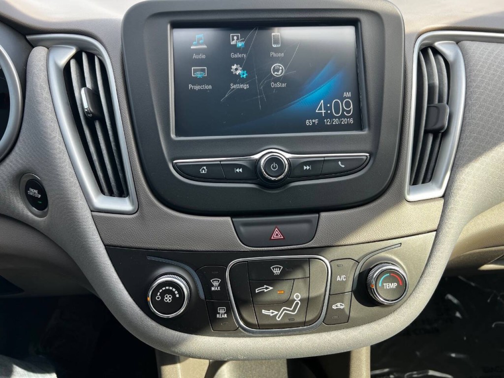 2017 Chevrolet Malibu Image 22