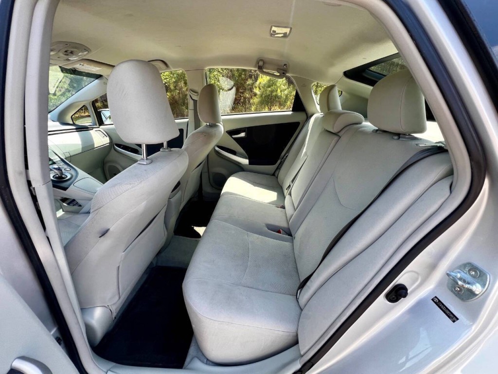 2011 Toyota Prius Image 12