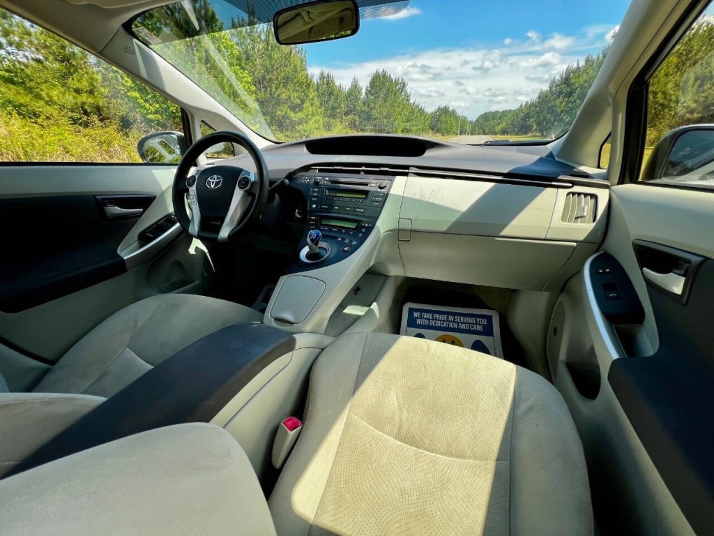 2011 Toyota Prius Image 15
