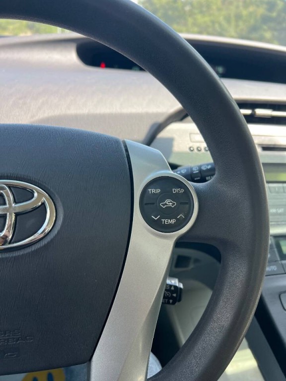 2011 Toyota Prius Image 24