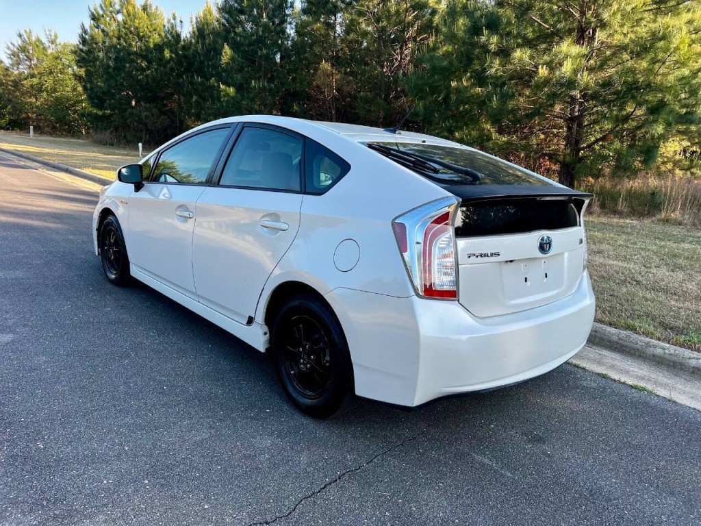 2013 Toyota Prius Image 4