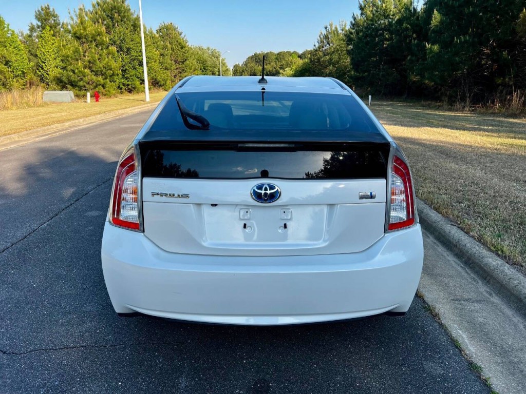 2013 Toyota Prius Image 5