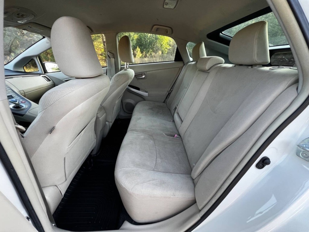 2013 Toyota Prius Image 13