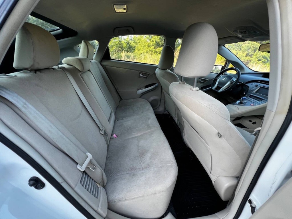 2013 Toyota Prius Image 14