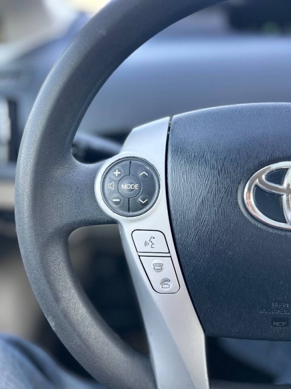 2013 Toyota Prius Image 22