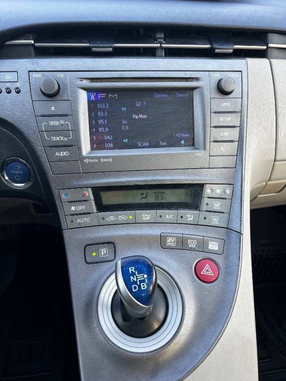 2013 Toyota Prius Image 27