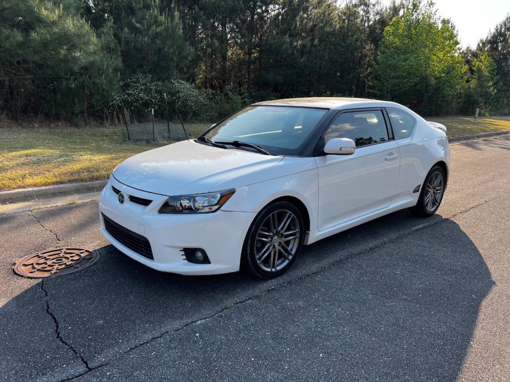 2013 Scion tC Image 2