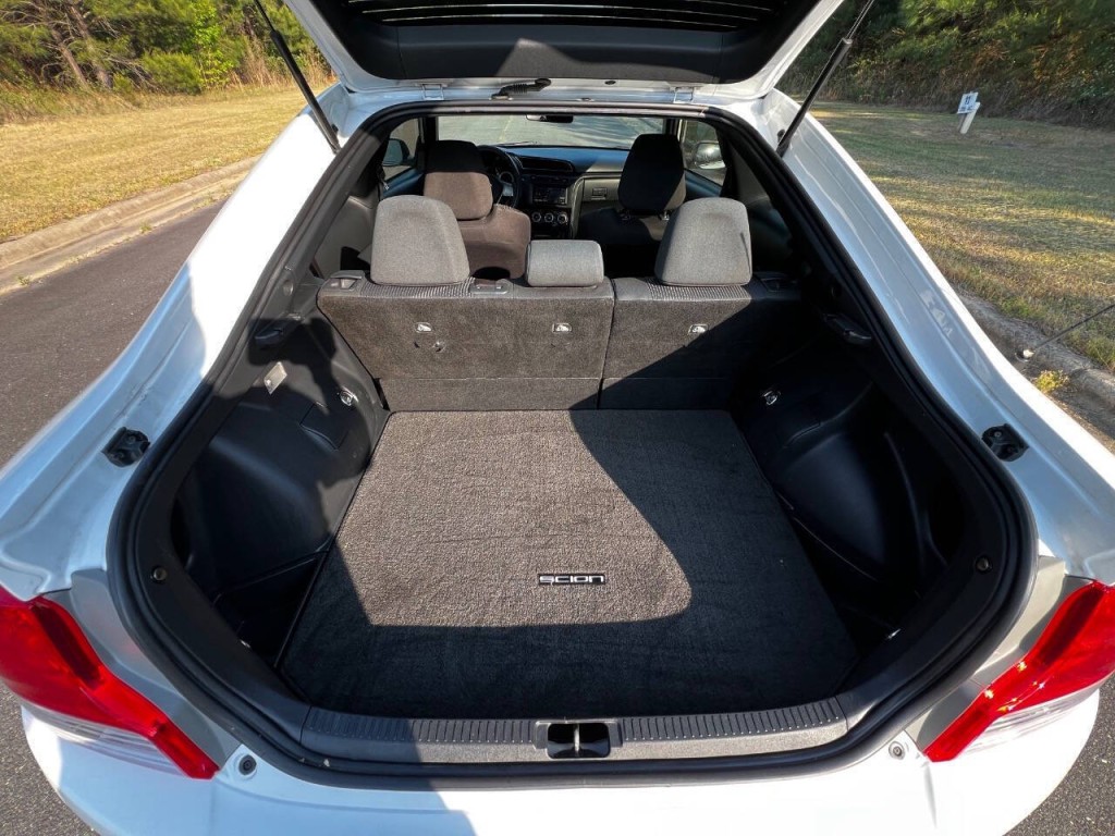 2013 Scion tC Image 10
