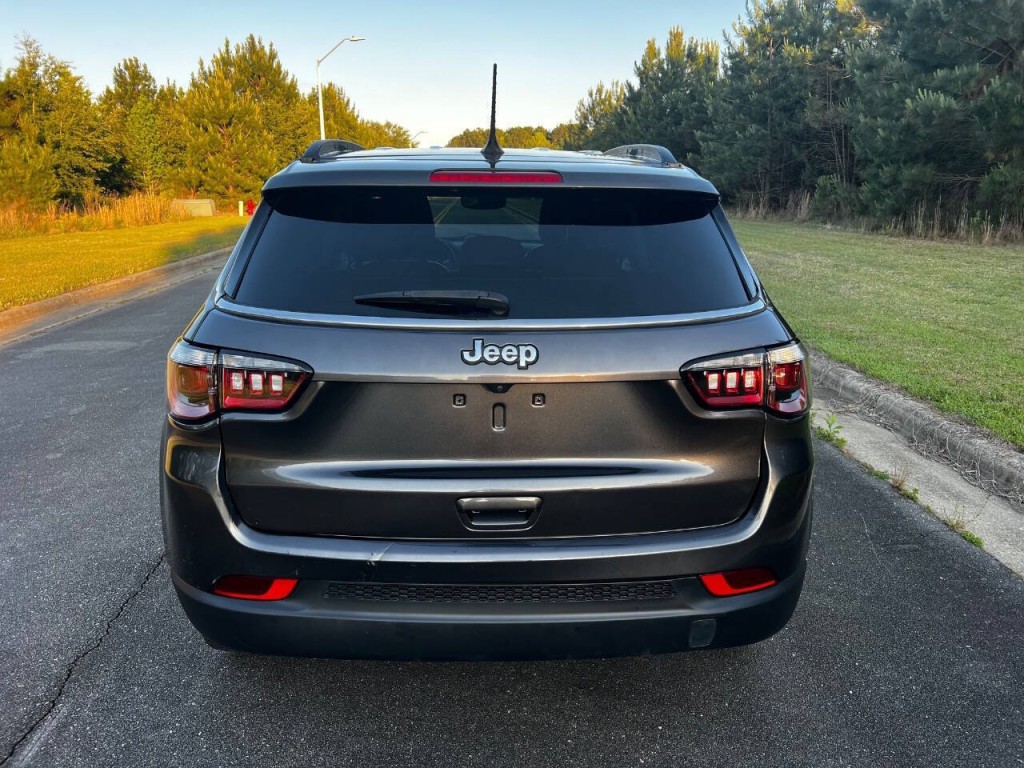 2022 Jeep Compass Image 5