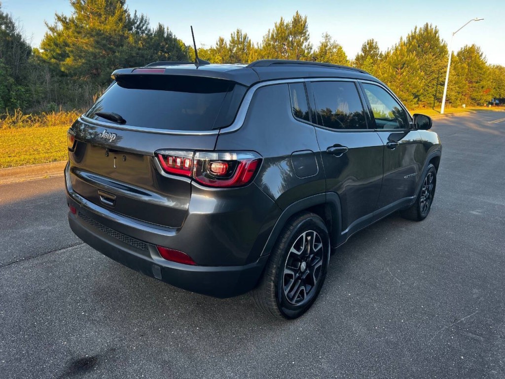 2022 Jeep Compass Image 6