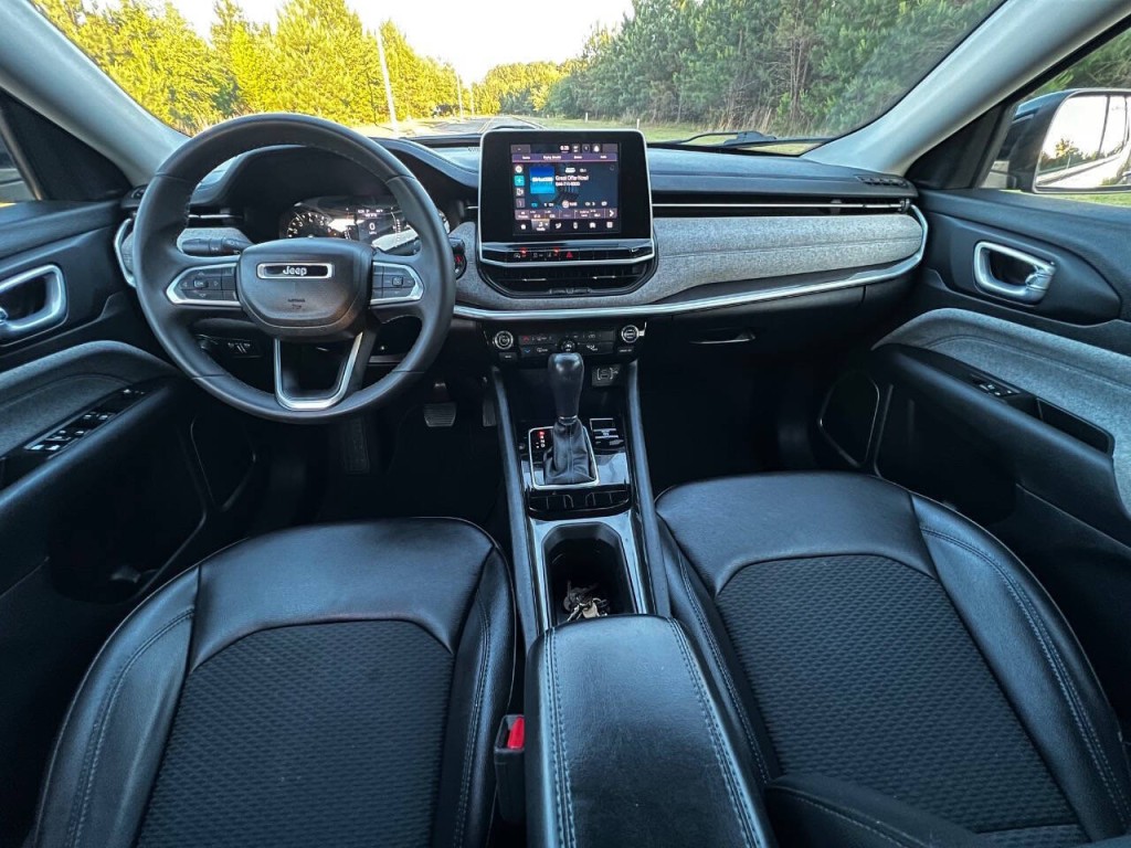 2022 Jeep Compass Image 15