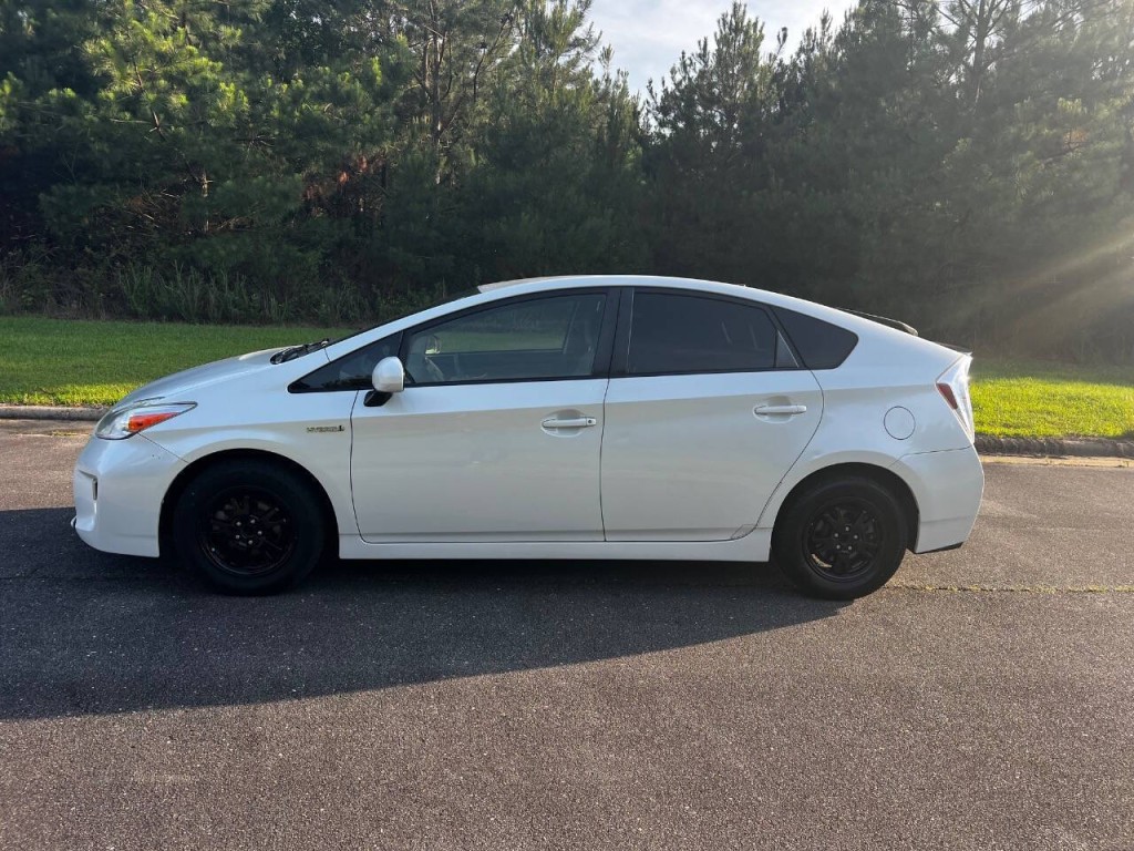 2015 Toyota Prius Image 2