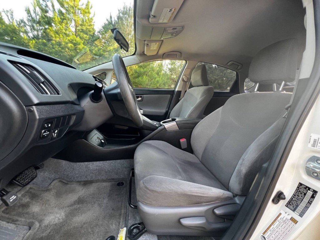 2015 Toyota Prius Image 11