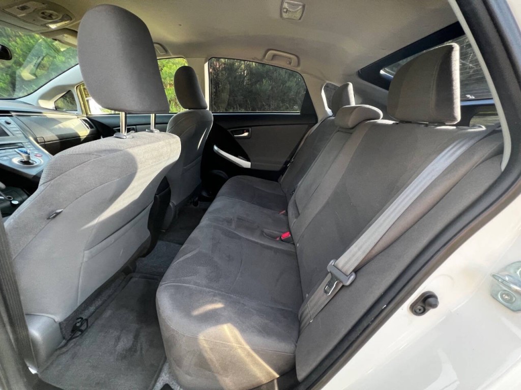 2015 Toyota Prius Image 13