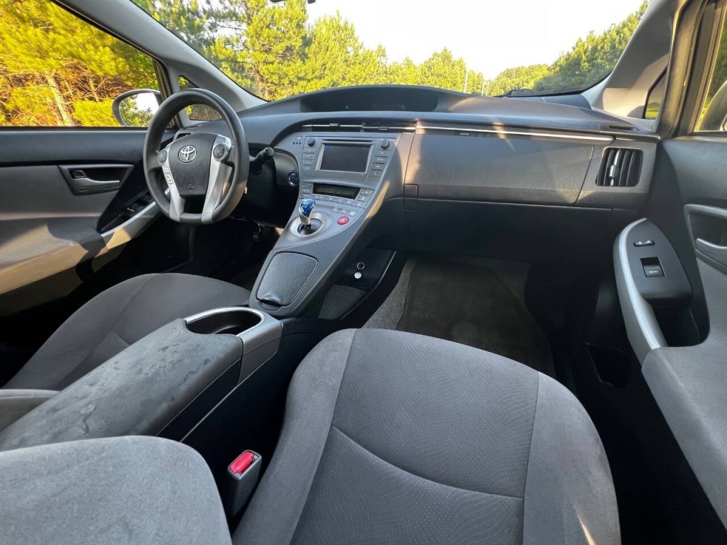 2015 Toyota Prius Image 17